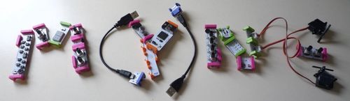 Montage LittleBits par Benjamin et Connie C.P. [Photo Benjamin et Connie Chow-Petit — CC-BY-NC-SA]